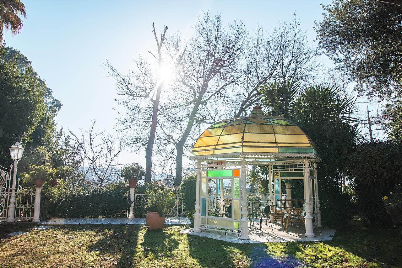 Casale Dell'insugherata Acomodação com café da manhã  2*